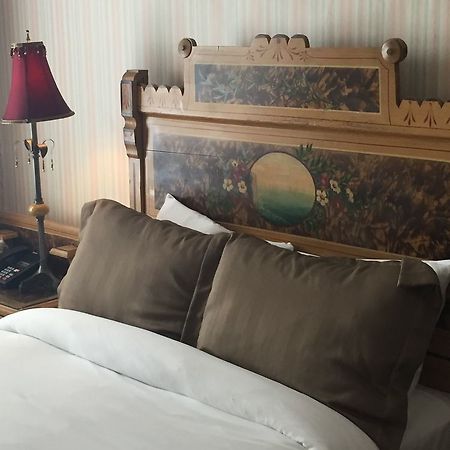 The Golden Lamb Hotel Lebanon Ngoại thất bức ảnh