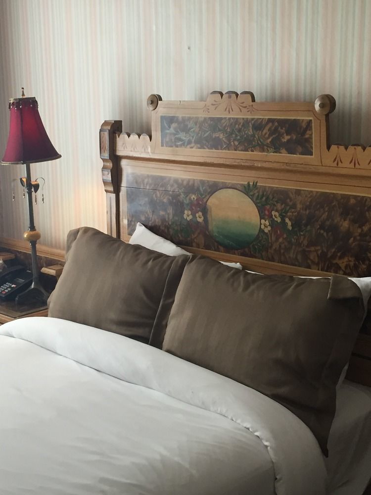 The Golden Lamb Hotel Lebanon Ngoại thất bức ảnh